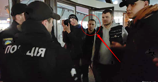Quelle: Anlaufstelle Pro-Roma, Der ukrainische Infrastrukturminister mit Polizei und Neonazis